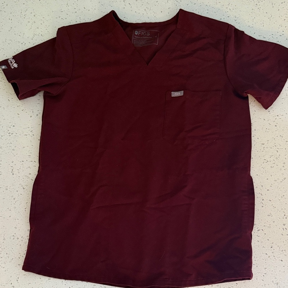 Figs Men's Deep Red V-Neck Tee